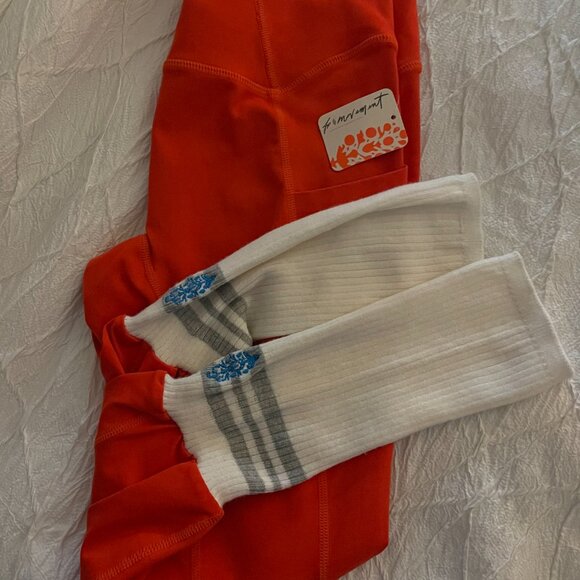 FREE PEOPLE MOVEMENT Sock it To Me Leggings SZ Small Orange Flame NWT $108 - Picture 4 of 6